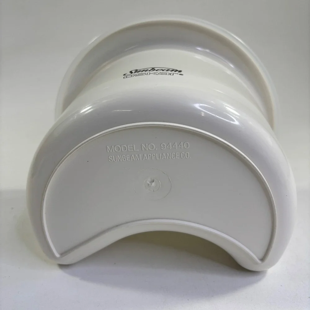Sunbeam Oskar Food Processor Storage Container with Lid Model 94440 White Kidney